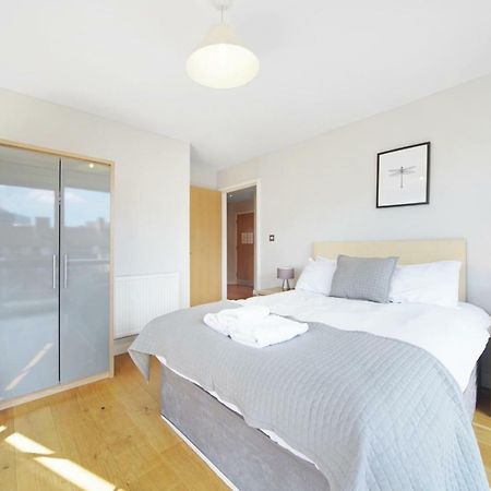 2 Bed Executive Penthouse Near Liverpool Street Free Wifi By City Stay Aparts ロンドン エクステリア 写真