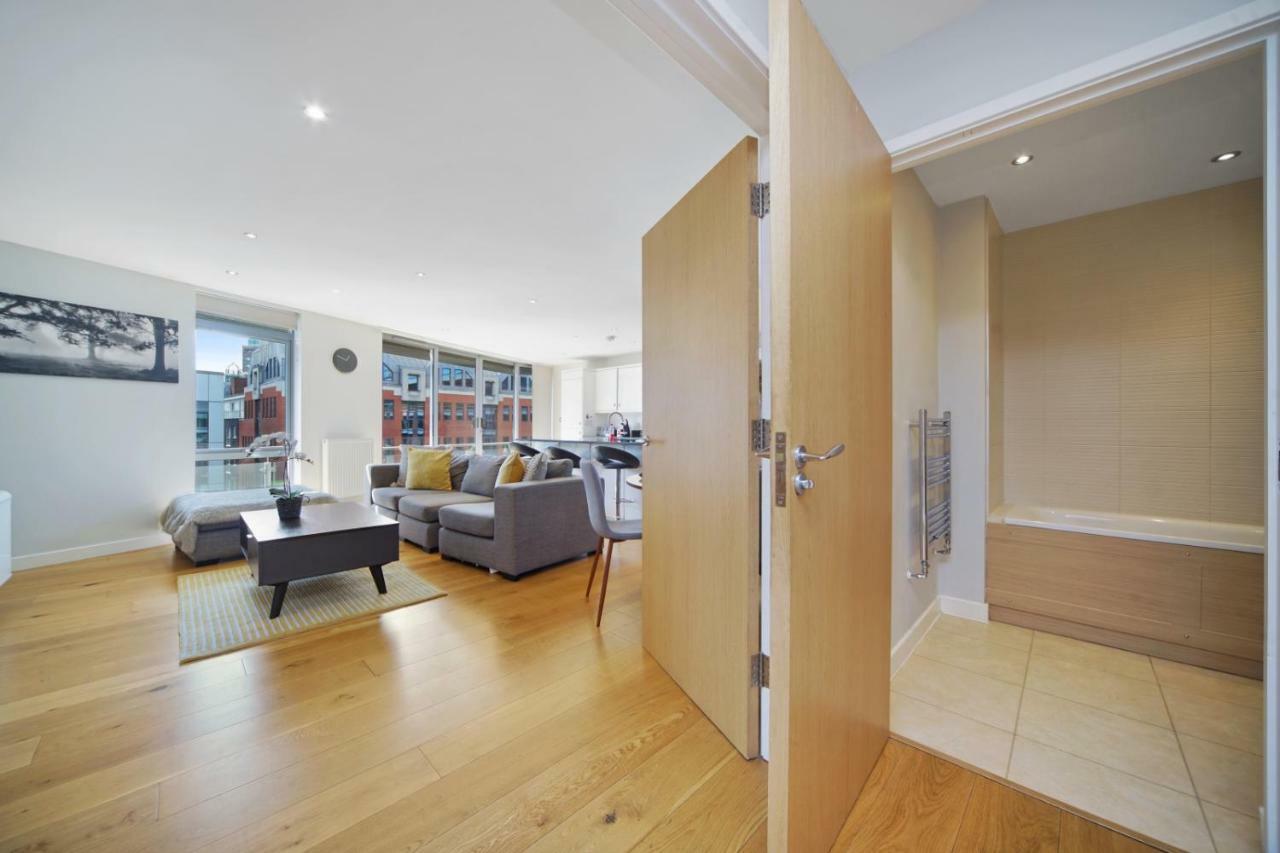 2 Bed Executive Penthouse Near Liverpool Street Free Wifi By City Stay Aparts ロンドン エクステリア 写真